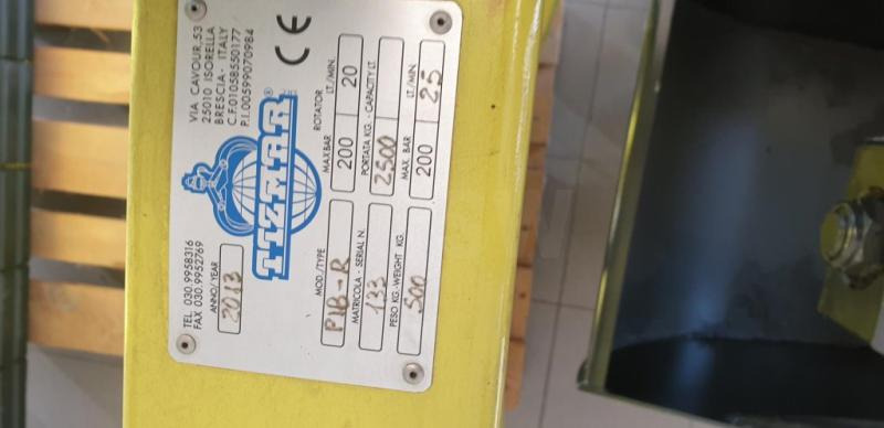 TIZMAR PIBR - HYDR. GRIJPER 2500 KG - Захват: фото 2 TIZMAR PIBR - HYDR. GRIJPER 2500 KG - Захват: фото 2