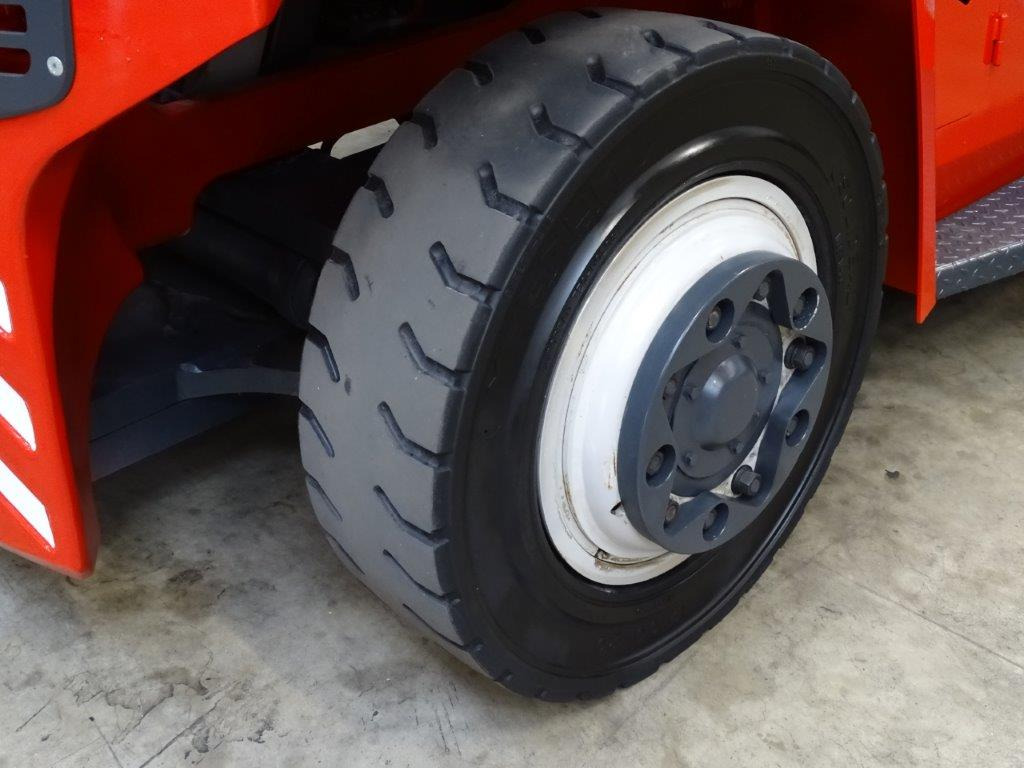 Kalmar DCE120-6 - Empty Containers Handler - Дизельный погрузчик: фото 4 Kalmar DCE120-6 - Empty Containers Handler - Дизельный погрузчик: фото 4