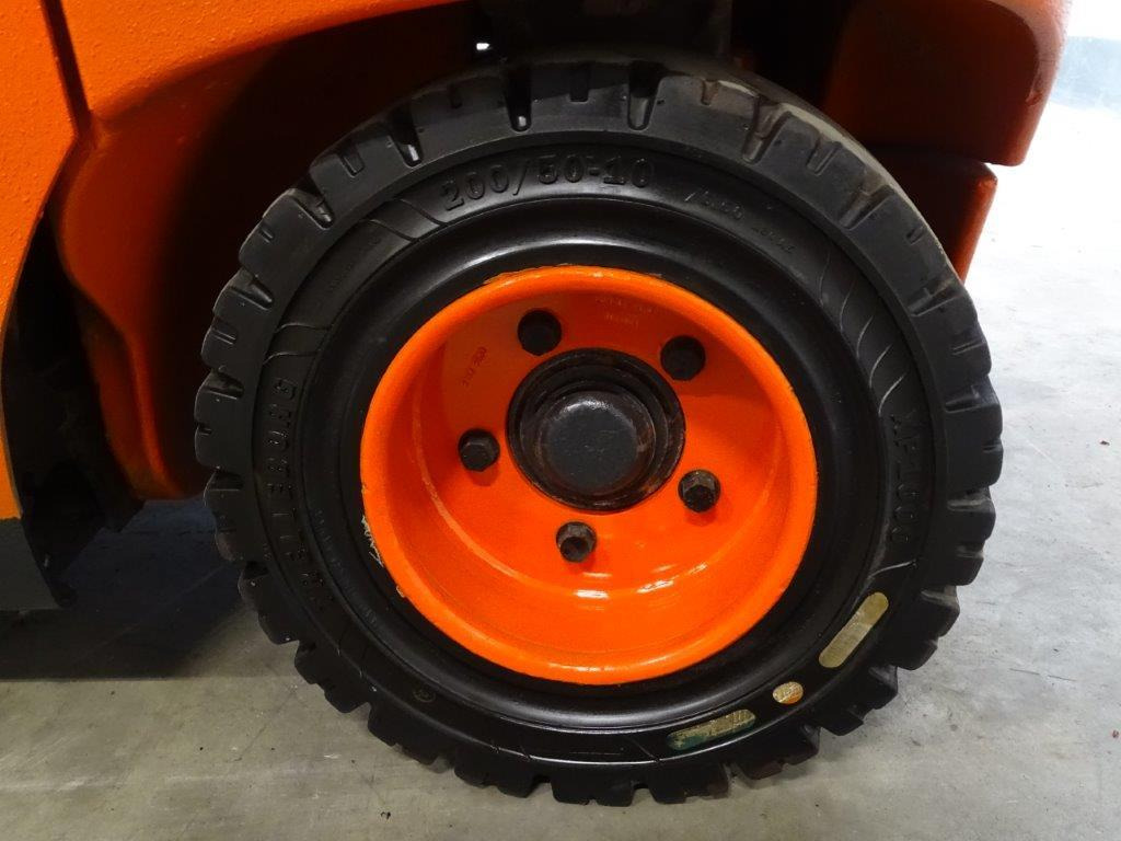 Электропогрузчик Linde E30-01 - TRIPLEX: фото 6 Электропогрузчик Linde E30-01 - TRIPLEX: фото 6