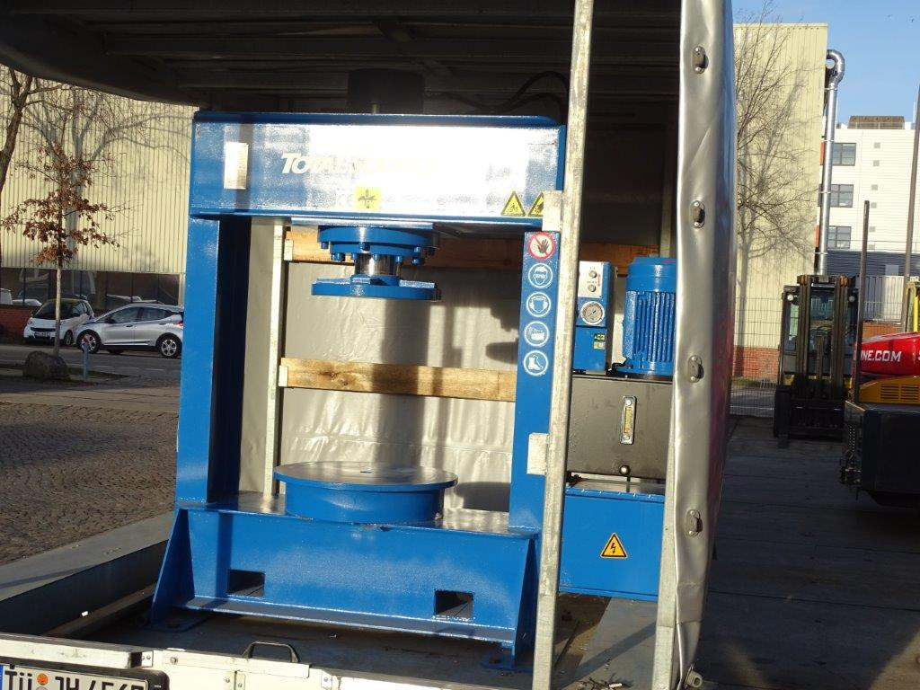 MOBILE VOLLREIFENPRESSE - Оборудование для гаражей/ Мастерских: фото 4 MOBILE VOLLREIFENPRESSE - Оборудование для гаражей/ Мастерских: фото 4