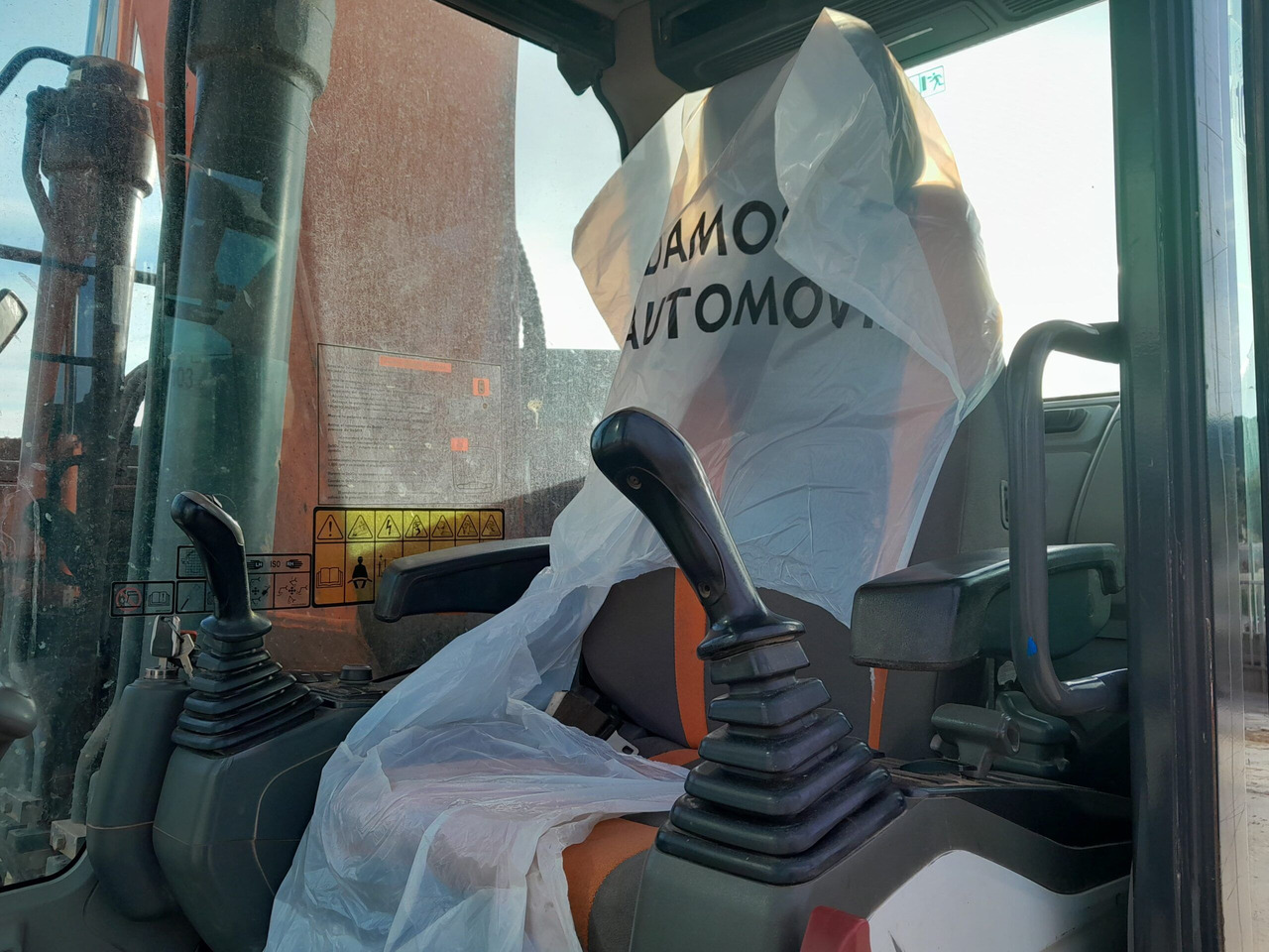 Гусеничный экскаватор DOOSAN DX235LCR: фото 12