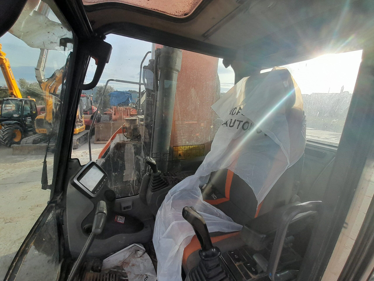 Гусеничный экскаватор DOOSAN DX235LCR: фото 10