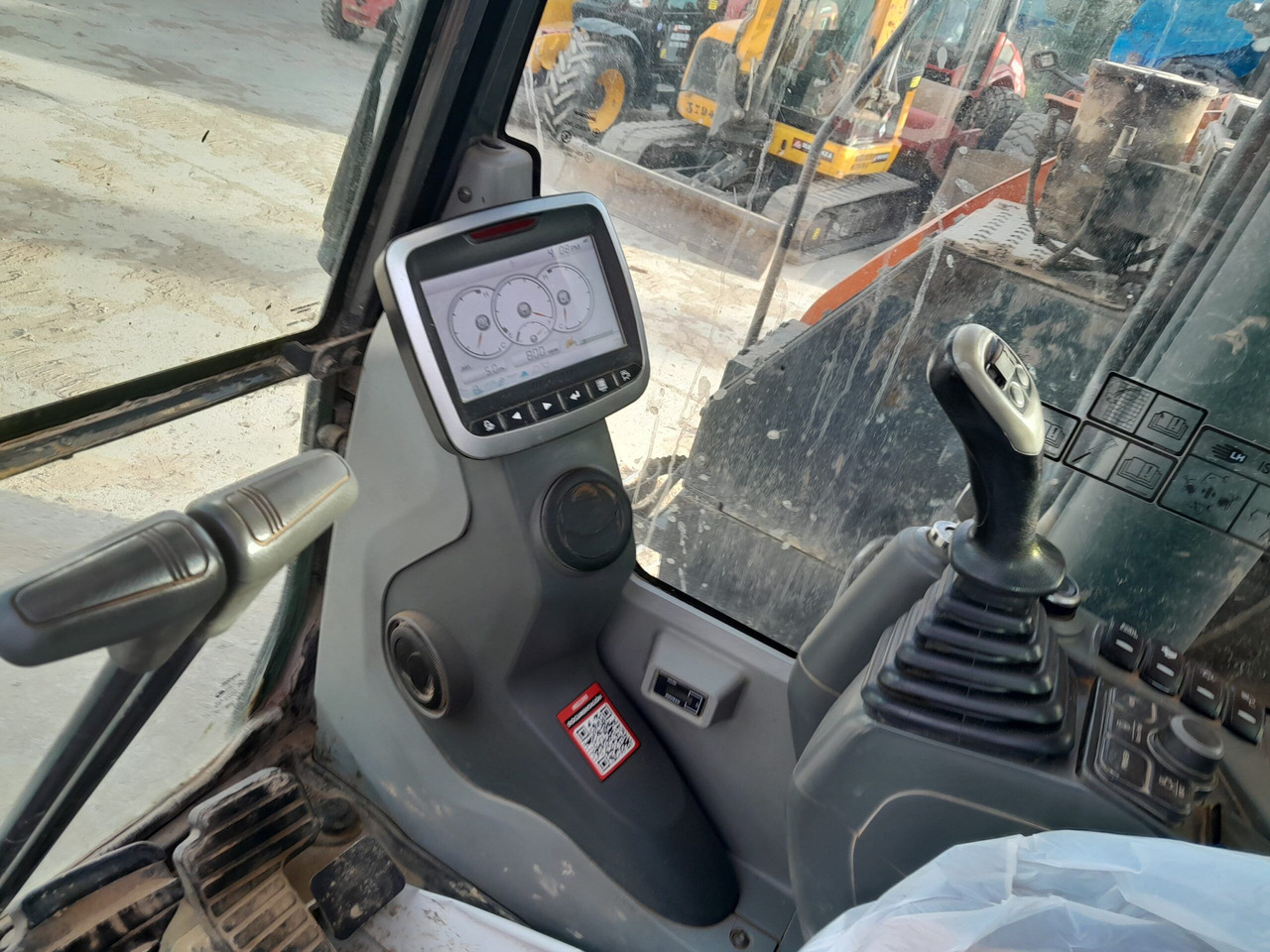Гусеничный экскаватор DOOSAN DX235LCR: фото 15