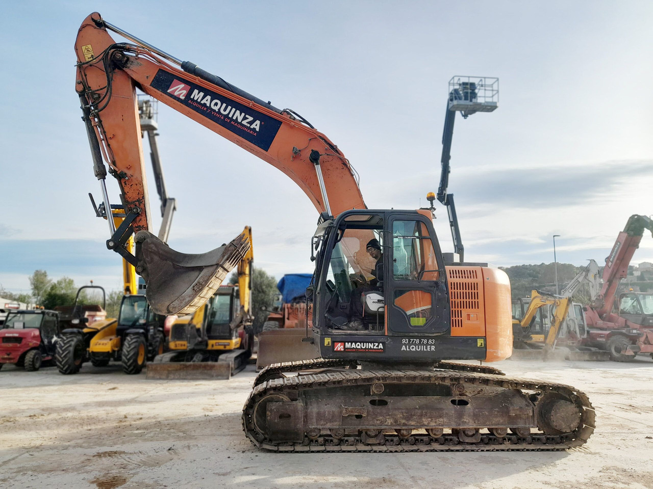 DOOSAN DX235LCR - Гусеничный экскаватор: фото 1 DOOSAN DX235LCR - Гусеничный экскаватор: фото 1