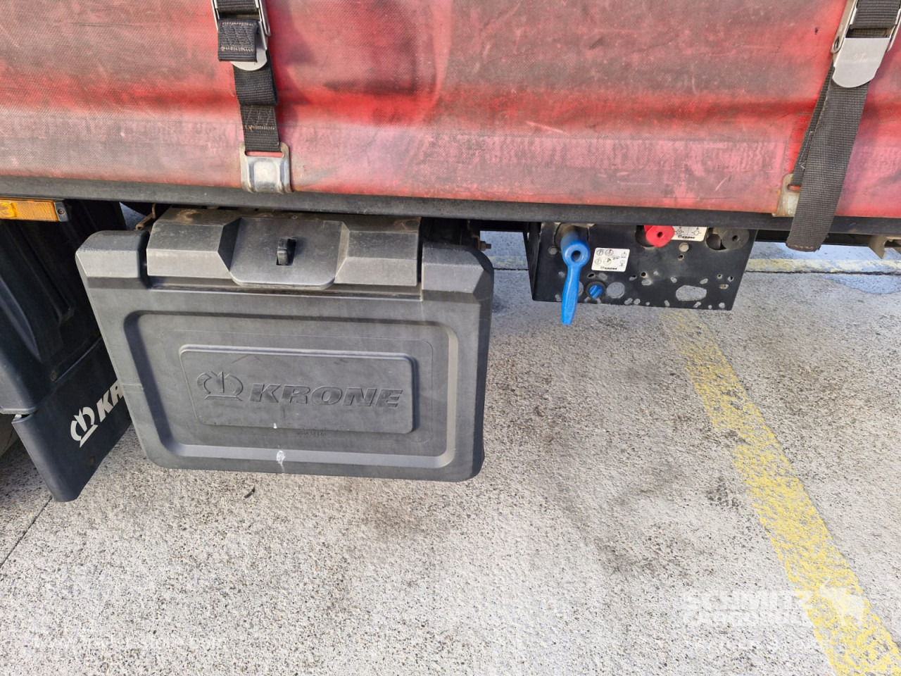 KRONE Curtainsider Mega - Тентованный полуприцеп: фото 3 KRONE Curtainsider Mega - Тентованный полуприцеп: фото 3