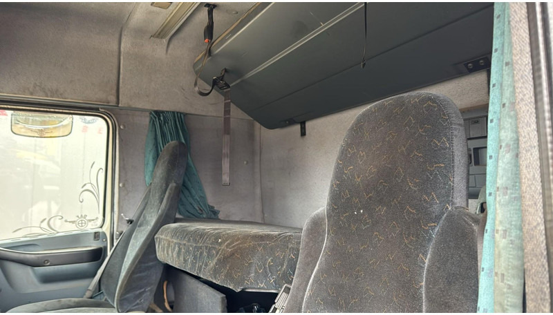 Грузовик-шасси DAF XF 95.430 (EURO 3 / 10 TYRES / 6X2 / MANUAL GEARBOX / BOITE MANUELLE): фото 15 Грузовик-шасси DAF XF 95.430 (EURO 3 / 10 TYRES / 6X2 / MANUAL GEARBOX / BOITE MANUELLE): фото 15