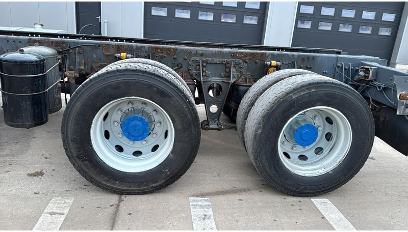 Грузовик-шасси DAF XF 95.430 (EURO 3 / 10 TYRES / 6X2 / MANUAL GEARBOX / BOITE MANUELLE): фото 13 Грузовик-шасси DAF XF 95.430 (EURO 3 / 10 TYRES / 6X2 / MANUAL GEARBOX / BOITE MANUELLE): фото 13