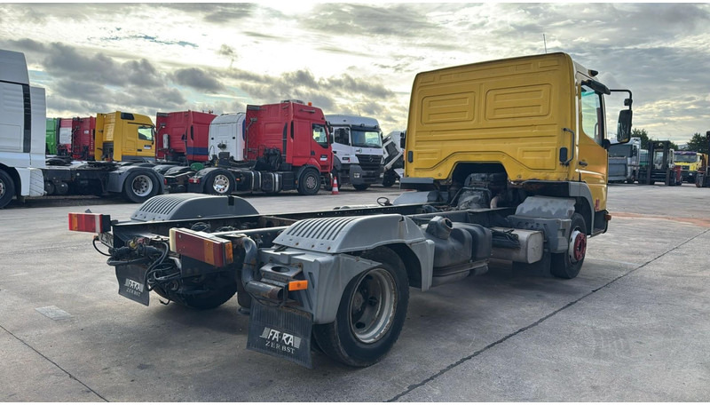 Mercedes-Benz Atego 815 (BOITE MANUELLE / MANUAL GEARBOX) - Грузовик-шасси: фото 4 Mercedes-Benz Atego 815 (BOITE MANUELLE / MANUAL GEARBOX) - Грузовик-шасси: фото 4