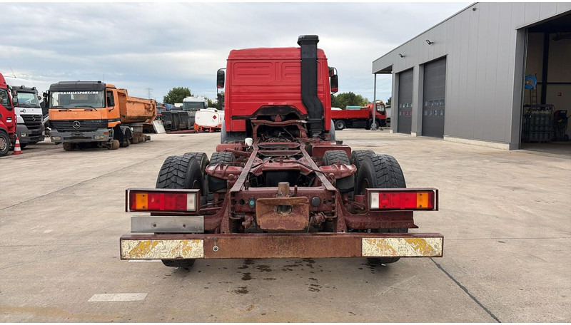 Mercedes-Benz SK 2233 (GRAND PONT / V8 AVEC 2X TURBO / BIG AXLE) - Грузовик-шасси: фото 5 Mercedes-Benz SK 2233 (GRAND PONT / V8 AVEC 2X TURBO / BIG AXLE) - Грузовик-шасси: фото 5