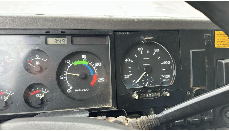 Самосвал Volvo FL 12.380 (8X4 /STEEL SUSP. / BOITE MANUELLE / MANUAL GEARBOX): фото 18