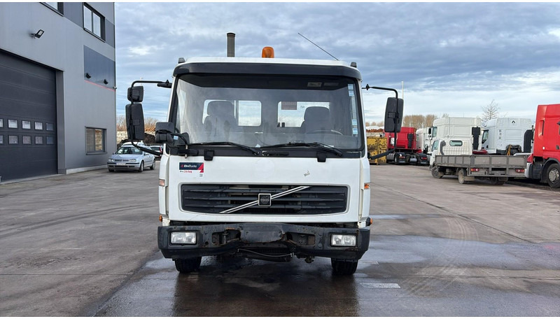 Volvo FL 220 (BELGIAN TRUCK / CAMION BELGE / MANUAL GEARBOX) - Грузовик-шасси: фото 2 Volvo FL 220 (BELGIAN TRUCK / CAMION BELGE / MANUAL GEARBOX) - Грузовик-шасси: фото 2