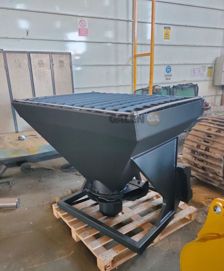 Bobcat Salt/Sand Spreader - Разбрасыватель песка/ Соли: фото 1 Bobcat Salt/Sand Spreader - Разбрасыватель песка/ Соли: фото 1