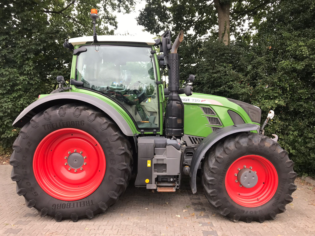 FENDT 720 Vario S4 PowerPlus - Трактор: фото 4 FENDT 720 Vario S4 PowerPlus - Трактор: фото 4