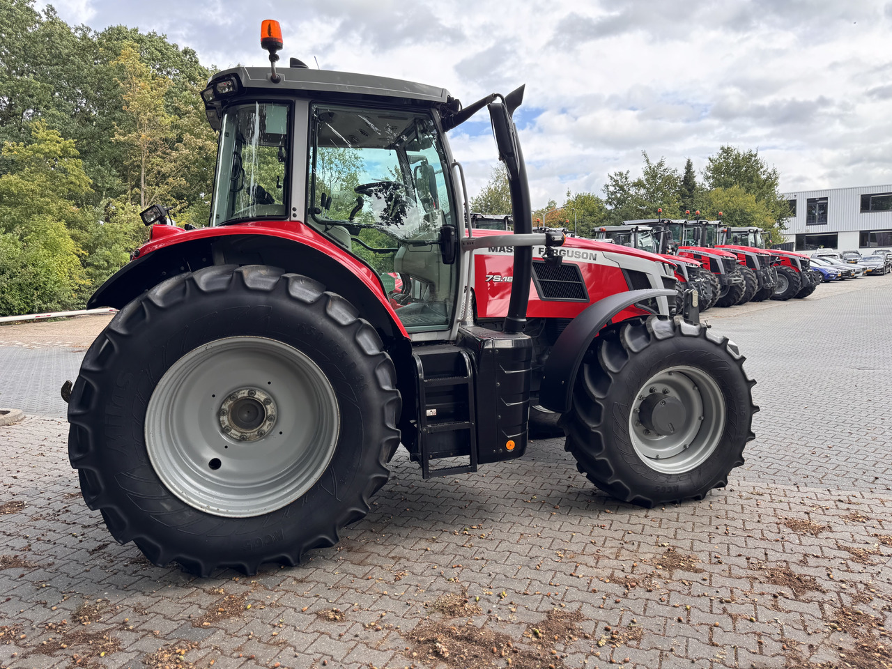 MASSEY FERGUSON 7s.180 Dyna6 Efficient - Трактор: фото 4 MASSEY FERGUSON 7s.180 Dyna6 Efficient - Трактор: фото 4
