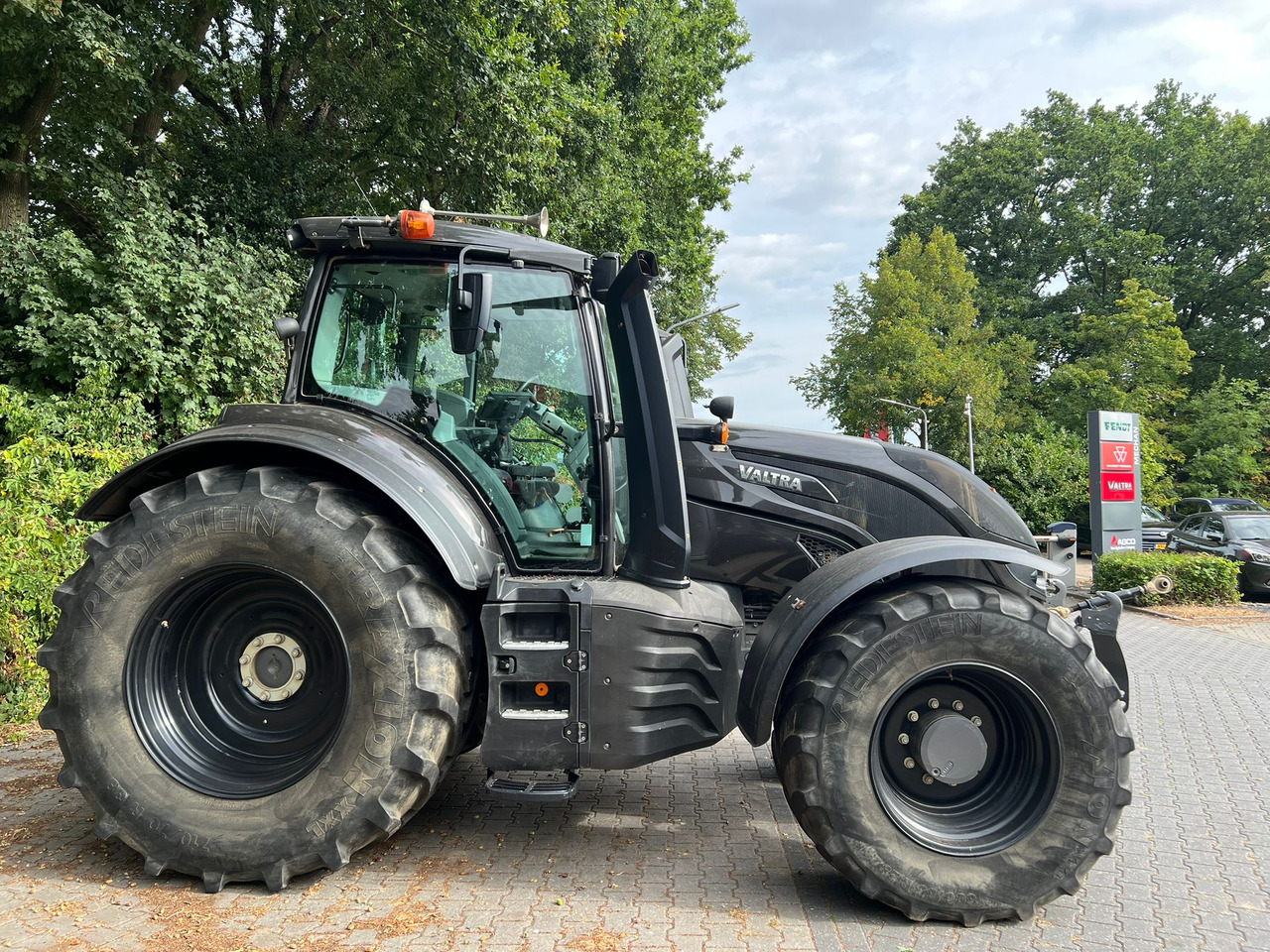 VALTRA T174 Versu - Трактор: фото 4 VALTRA T174 Versu - Трактор: фото 4