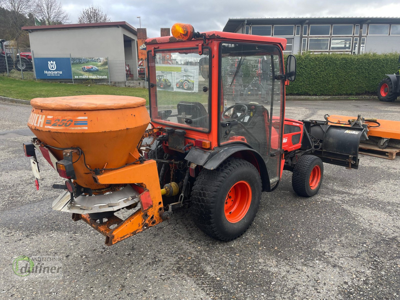 Hako Hakotrac 3000 DA - Коммунальный трактор: фото 4 Hako Hakotrac 3000 DA - Коммунальный трактор: фото 4