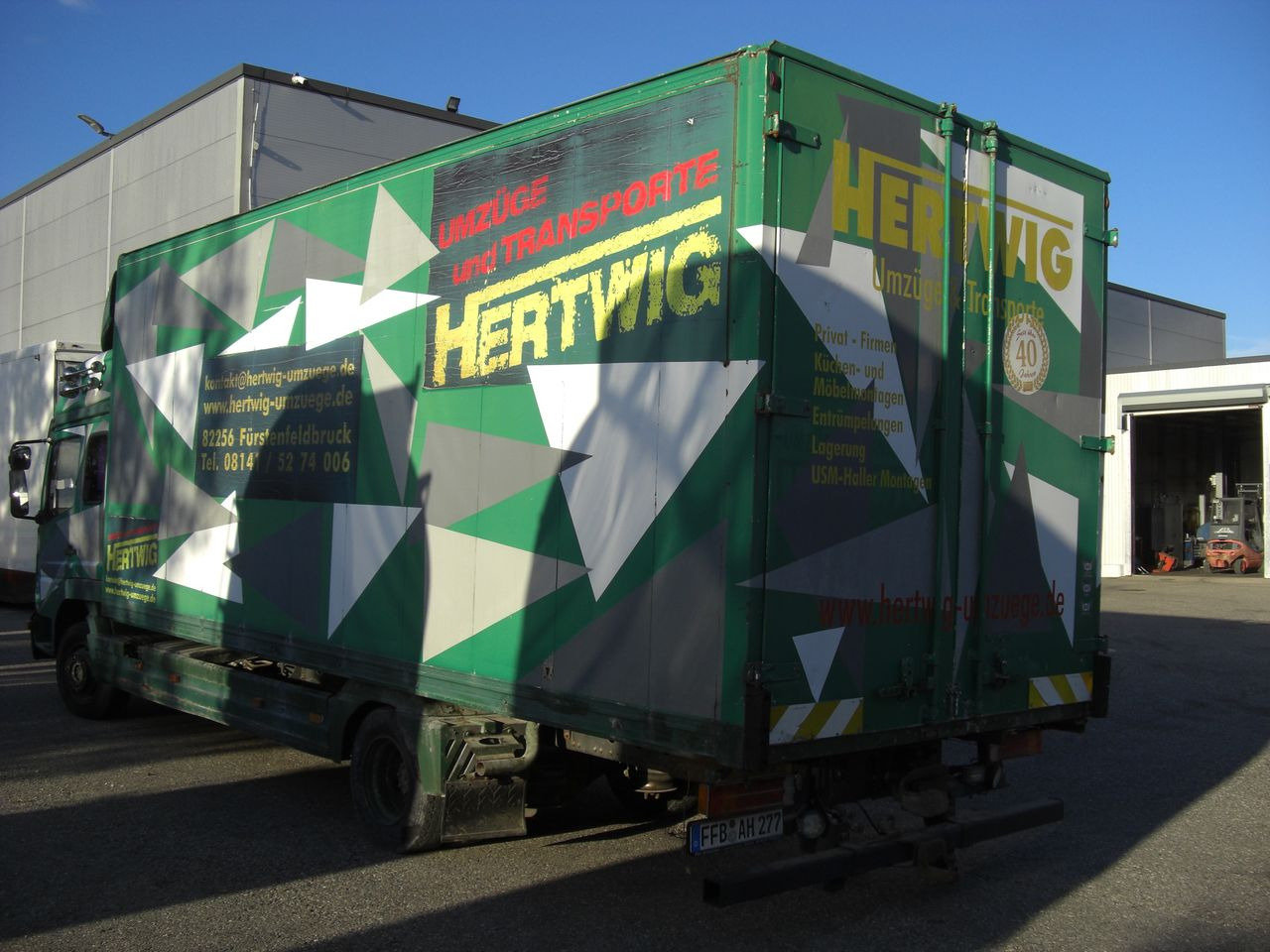 Mercedes-Benz 823L - Грузовик с закрытым кузовом: фото 4 Mercedes-Benz 823L - Грузовик с закрытым кузовом: фото 4