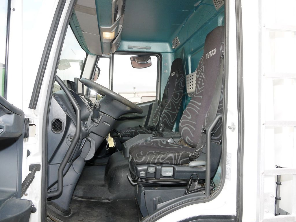 Фото интерьера 1: Рефрижератор Iveco 160E21 KUHLKOFFER CARRIER SUPRA 750 LBW LUFT Iveco 160E21 KUHLKOFFER CARRIER SUPRA 750 LBW LUFT Фото интерьера 1: Рефрижератор Iveco 160E21 KUHLKOFFER CARRIER SUPRA 750 LBW LUFT Iveco 160E21 KUHLKOFFER CARRIER SUPRA 750 LBW LUFT