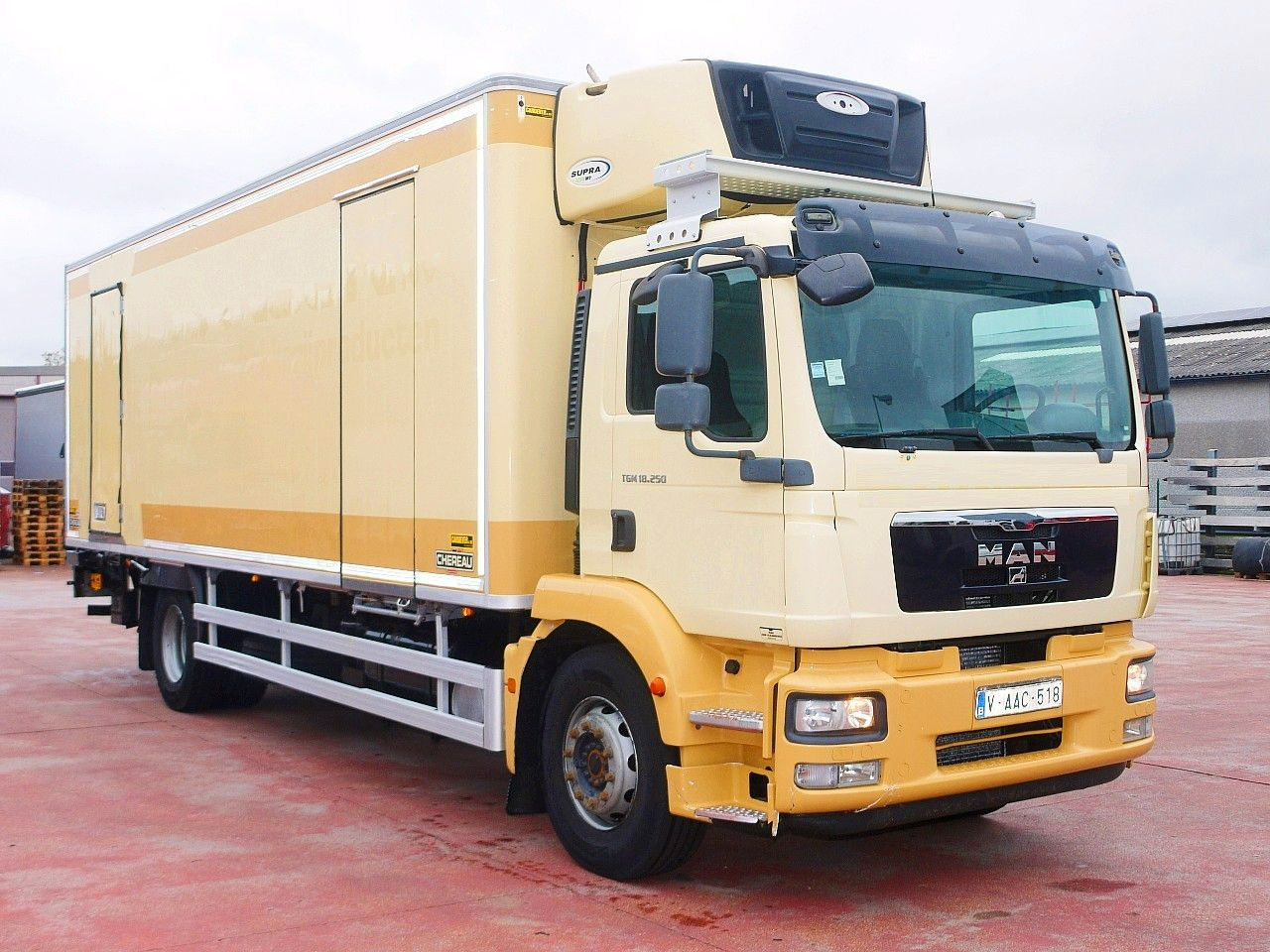 MAN TGM 18 250 CHEREAU CARRIER SUPR 1250 MULTi - Рефрижератор: фото 2 MAN TGM 18 250 CHEREAU CARRIER SUPR 1250 MULTi - Рефрижератор: фото 2