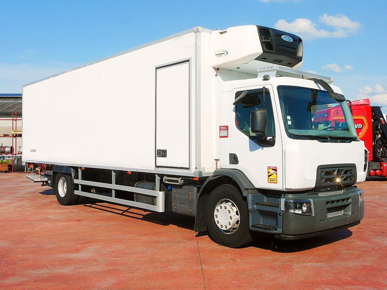 Renault D19 280 KUHLKOFFER CARRIER SUPRA 1150 MT - Рефрижератор: фото 2 Renault D19 280 KUHLKOFFER CARRIER SUPRA 1150 MT - Рефрижератор: фото 2