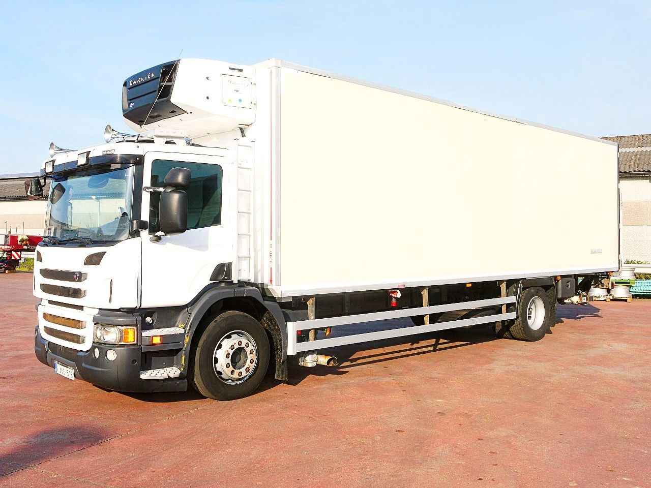 Scania P 230 KUHLKOFFER CARRIER SUPRA 950 MT A/C Scania P 230 KUHLKOFFER CARRIER SUPRA 950 MT A/C - Рефрижератор: фото 4 Scania P 230 KUHLKOFFER CARRIER SUPRA 950 MT A/C Scania P 230 KUHLKOFFER CARRIER SUPRA 950 MT A/C - Рефрижератор: фото 4