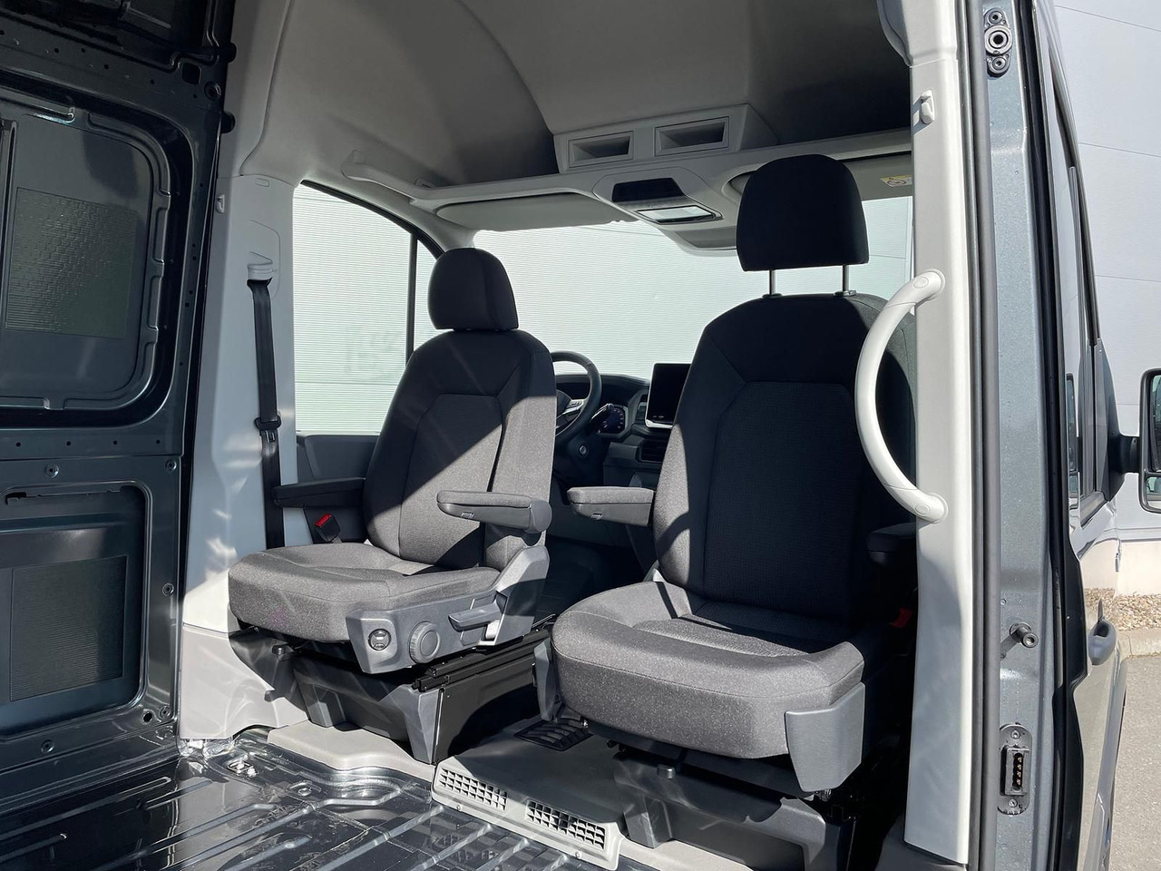 Легковой автомобиль MAN TGE 3.200 L3H3 Kasten 4x4 CAMPER DREHSITZE AHK: фото 35 Легковой автомобиль MAN TGE 3.200 L3H3 Kasten 4x4 CAMPER DREHSITZE AHK: фото 35