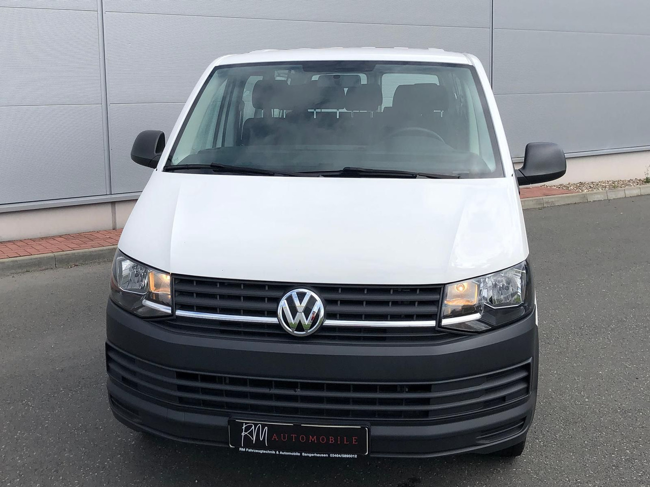 Volkswagen T6 Transporter 2.0 TDI Kombi lang 9-SITZE TEMP - Универсал: фото 4 Volkswagen T6 Transporter 2.0 TDI Kombi lang 9-SITZE TEMP - Универсал: фото 4