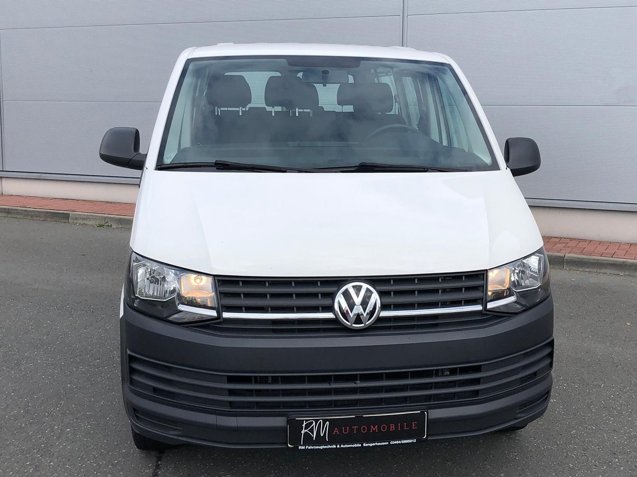 Volkswagen T6 Transporter 2.0 TDI Kombi lang 9-SITZE TEMP - Микроавтобус, Пассажирский фургон: фото 3 Volkswagen T6 Transporter 2.0 TDI Kombi lang 9-SITZE TEMP - Микроавтобус, Пассажирский фургон: фото 3