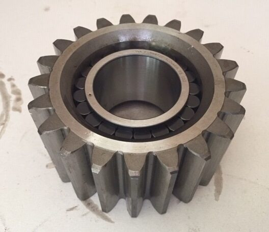 Liebherr Planetenrad mit Zylinderrollenlager ID-Nr.969490401-ID-Nr.10168338. FAT355P076-FAT355P077-FAT355P120. LH26,LH30C,LH40C,ER934,LO1916,LO1926,LOS916,LOS926,R906,R906 PROTO,R916,R920,R922,R924,R - Бортовой редуктор для Гусеничных экскаваторов: фото 1 Liebherr Planetenrad mit Zylinderrollenlager ID-Nr.969490401-ID-Nr.10168338. FAT355P076-FAT355P077-FAT355P120. LH26,LH30C,LH40C,ER934,LO1916,LO1926,LOS916,LOS926,R906,R906 PROTO,R916,R920,R922,R924,R - Бортовой редуктор для Гусеничных экскаваторов: фото 1