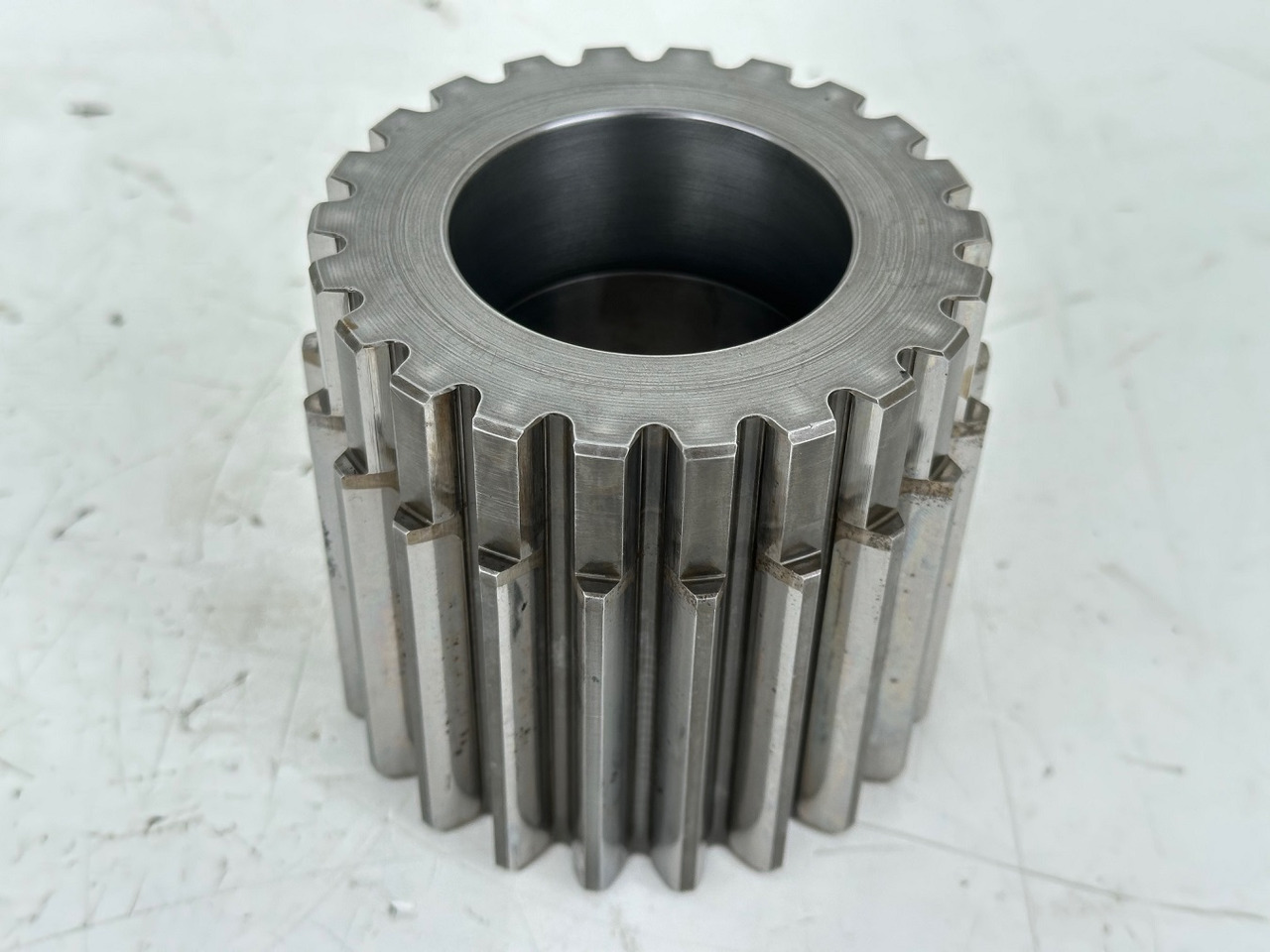 Liebherr Sonnenrad ID-Nr.90016258. FAT400P112,FAT400P130,FAT400P139,LOS1936,LOS926,R926,R928,R930,R934,R936,R938,R940,R944,R946,R950T. #90016258.28.09# - Бортовой редуктор для Экскаваторов: фото 1 Liebherr Sonnenrad ID-Nr.90016258. FAT400P112,FAT400P130,FAT400P139,LOS1936,LOS926,R926,R928,R930,R934,R936,R938,R940,R944,R946,R950T. #90016258.28.09# - Бортовой редуктор для Экскаваторов: фото 1