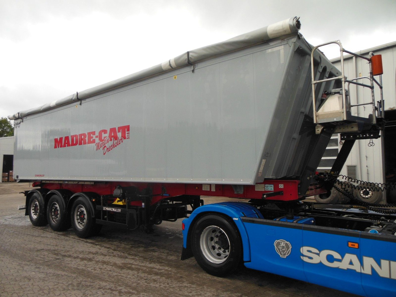 Schwarzmüller KIS 3/E, SAF, 49M3, ACHSEN 9 TONE, TOP - Самосвальный полуприцеп: фото 2 Schwarzmüller KIS 3/E, SAF, 49M3, ACHSEN 9 TONE, TOP - Самосвальный полуприцеп: фото 2