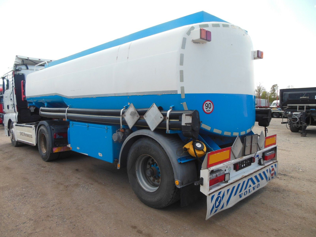 WILLIG/HALLER/HLS 240.45/2,NPC 04, 4 KAMMER - Полуприцеп-цистерна: фото 2 WILLIG/HALLER/HLS 240.45/2,NPC 04, 4 KAMMER - Полуприцеп-цистерна: фото 2