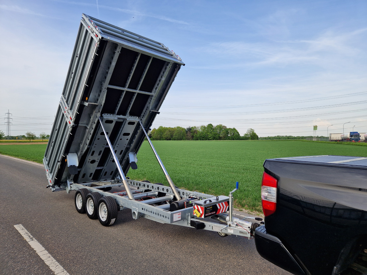 Самосвальный прицеп Brian James Trailer Tipper 526-4020 400x200x100cm Aufsatz elek. blackline LED Tridem 3500kg Aktion: фото 7