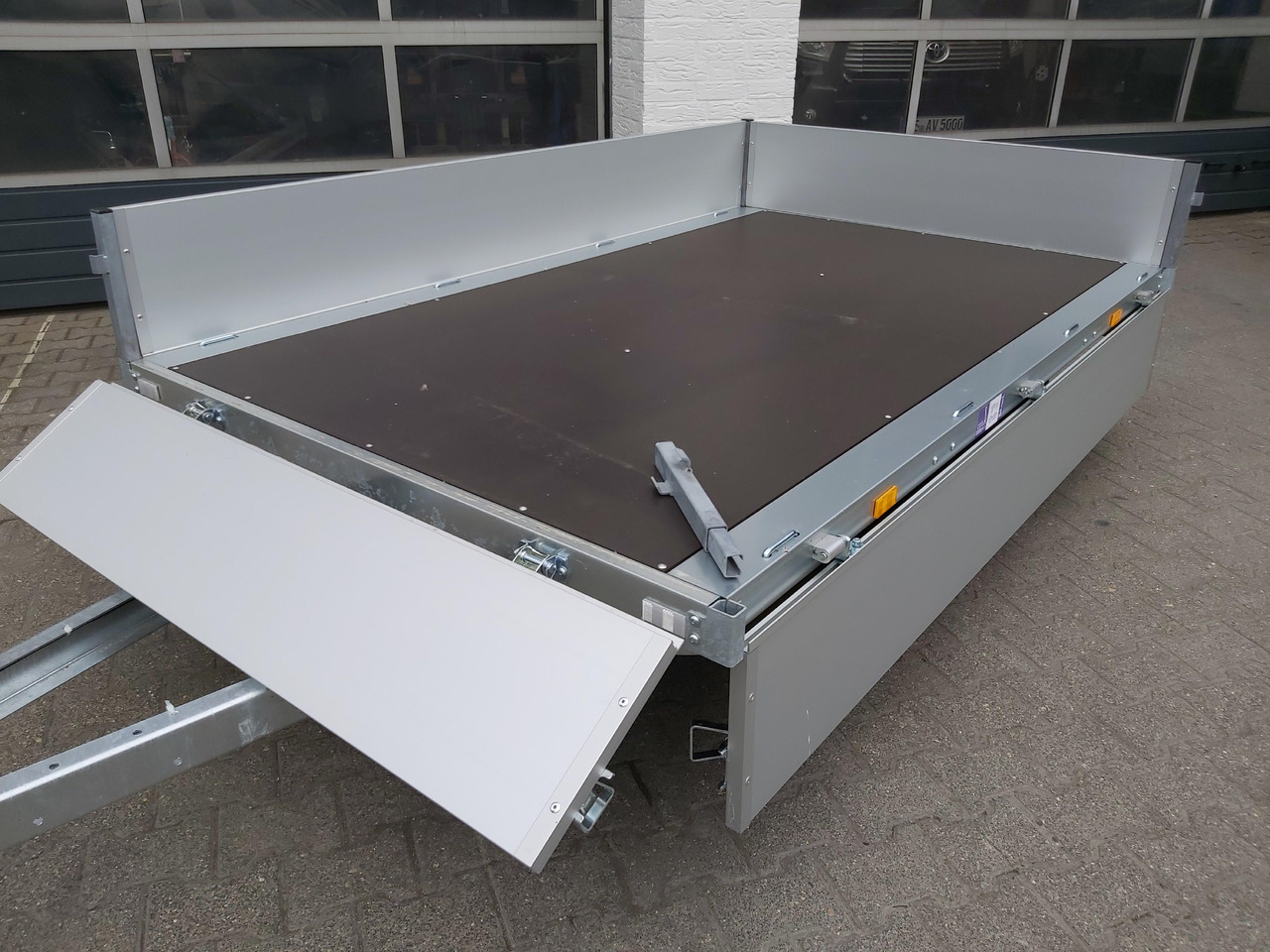 Hochlader light 2314 230x145x30cm Lfh: 56cm 10" (XS) 750kg ungebremst AKTION online - Прицеп для легкового автомобиля: фото 5 Hochlader light 2314 230x145x30cm Lfh: 56cm 10" (XS) 750kg ungebremst AKTION online - Прицеп для легкового автомобиля: фото 5