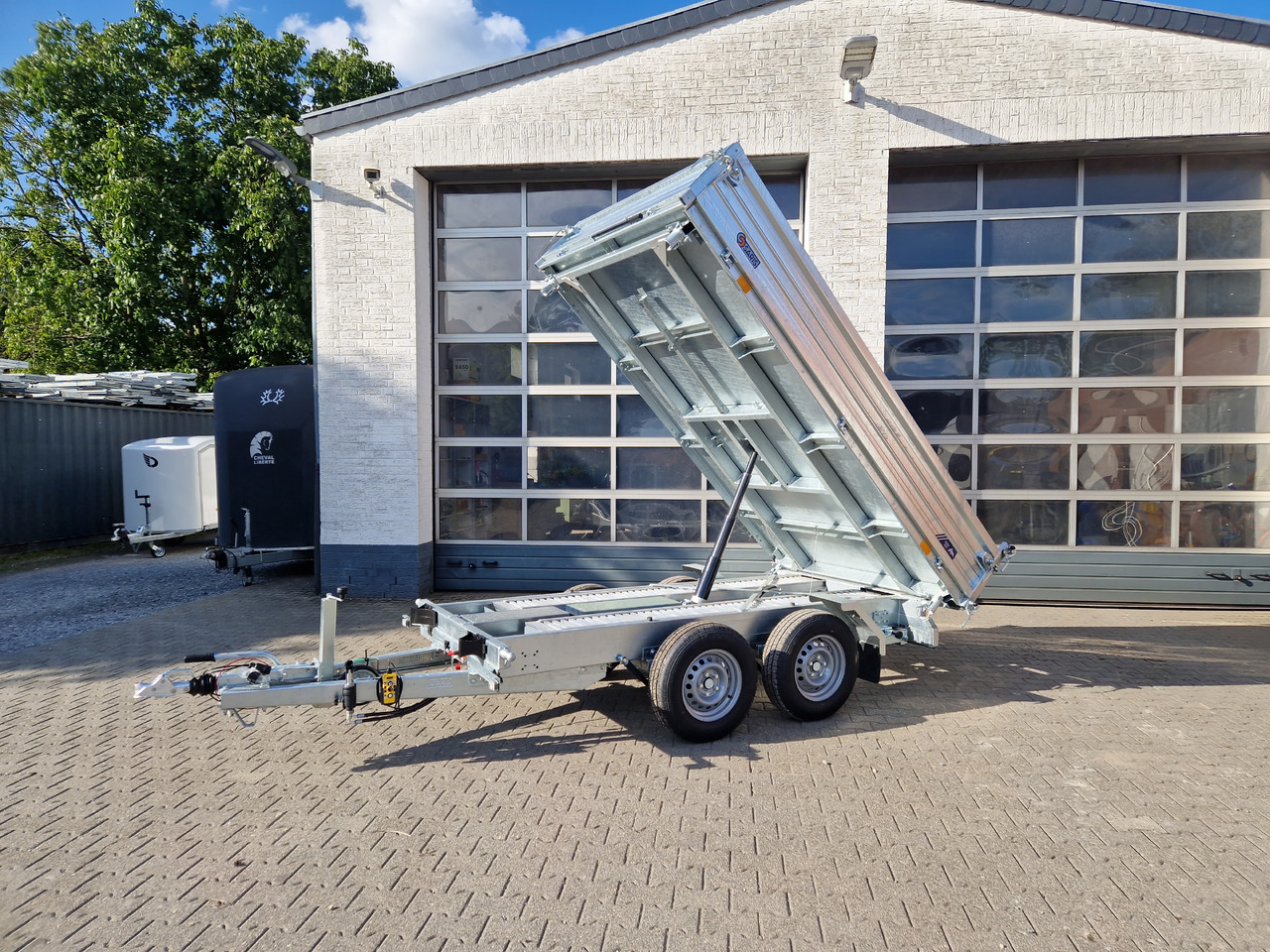 Saris Kipper 3 SKS 310 176 40cm Stahlwände HD elektro Notpumpe Alurampen Stützen 3000kg 100km/H - Самосвальный прицеп: фото 5 Saris Kipper 3 SKS 310 176 40cm Stahlwände HD elektro Notpumpe Alurampen Stützen 3000kg 100km/H - Самосвальный прицеп: фото 5