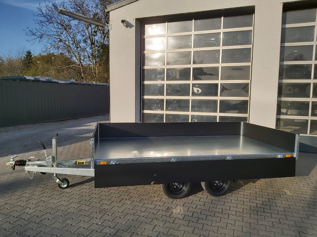 Saris Kipper K3 356 184 3500 2 E 356x184x35cm black edition Elektro Rampen Stützen (L) 3500kg - Самосвальный прицеп: фото 2 Saris Kipper K3 356 184 3500 2 E 356x184x35cm black edition Elektro Rampen Stützen (L) 3500kg - Самосвальный прицеп: фото 2