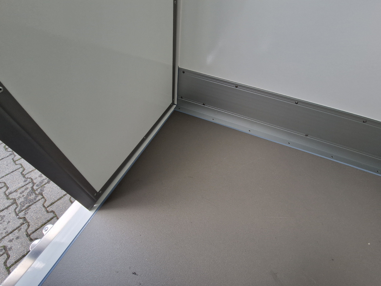 Tiefkühlanhänger AZK 2734/156 336x156x200cm 100 Frigoliner GOVI K6 bis -18°C (M) 2700kg - Прицеп-рефрижератор: фото 4 Tiefkühlanhänger AZK 2734/156 336x156x200cm 100 Frigoliner GOVI K6 bis -18°C (M) 2700kg - Прицеп-рефрижератор: фото 4