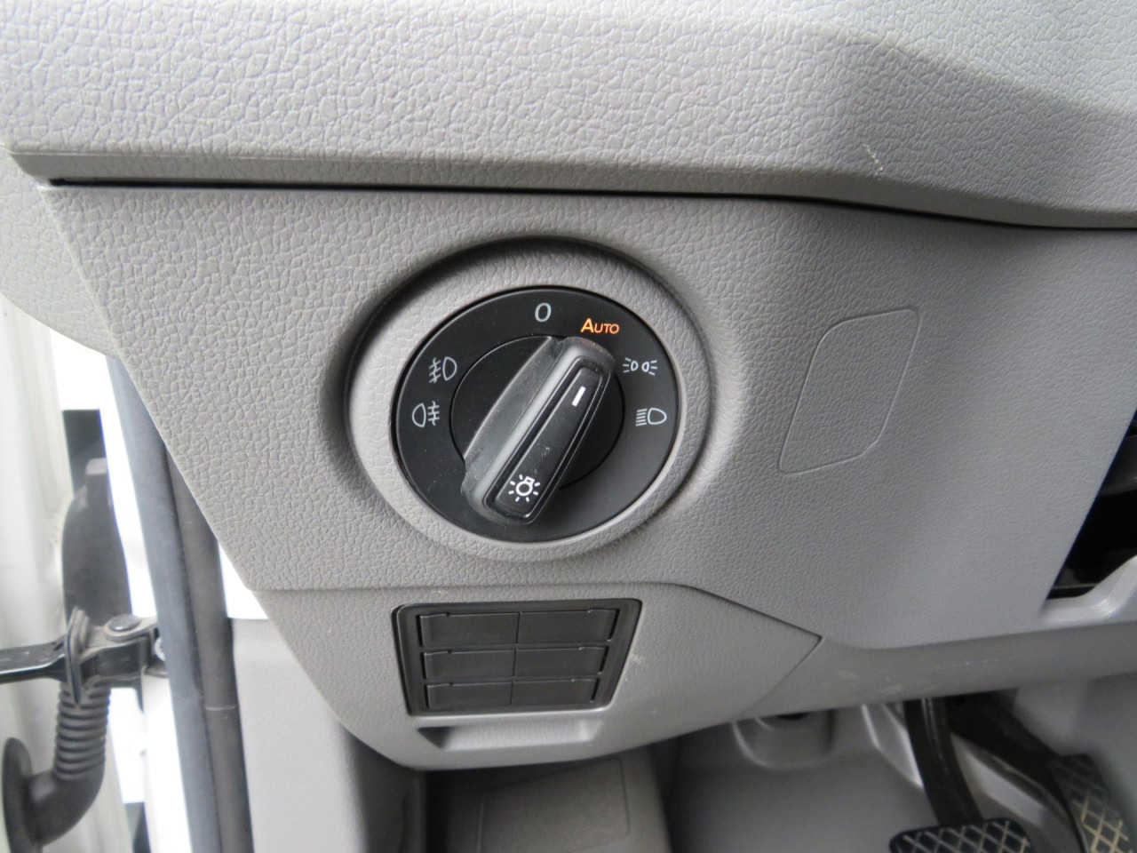 VOLKSWAGEN Crafter 35 L3H3 Kasten 4MOTION Navi ZV - Цельнометаллический фургон: фото 5 VOLKSWAGEN Crafter 35 L3H3 Kasten 4MOTION Navi ZV - Цельнометаллический фургон: фото 5