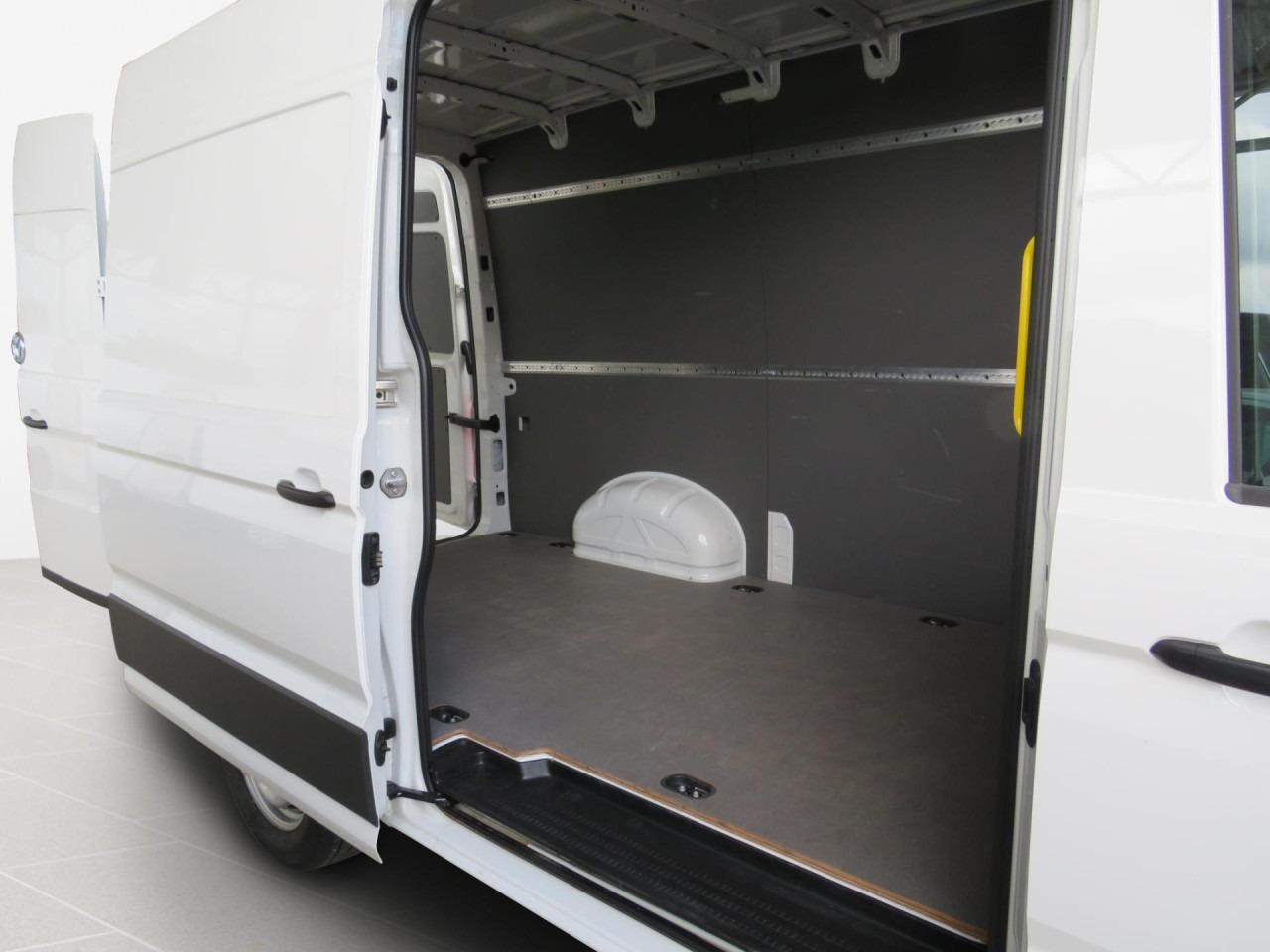 VOLKSWAGEN Crafter 35 L3H3 Kasten Klima ZV - Цельнометаллический фургон: фото 4 VOLKSWAGEN Crafter 35 L3H3 Kasten Klima ZV - Цельнометаллический фургон: фото 4