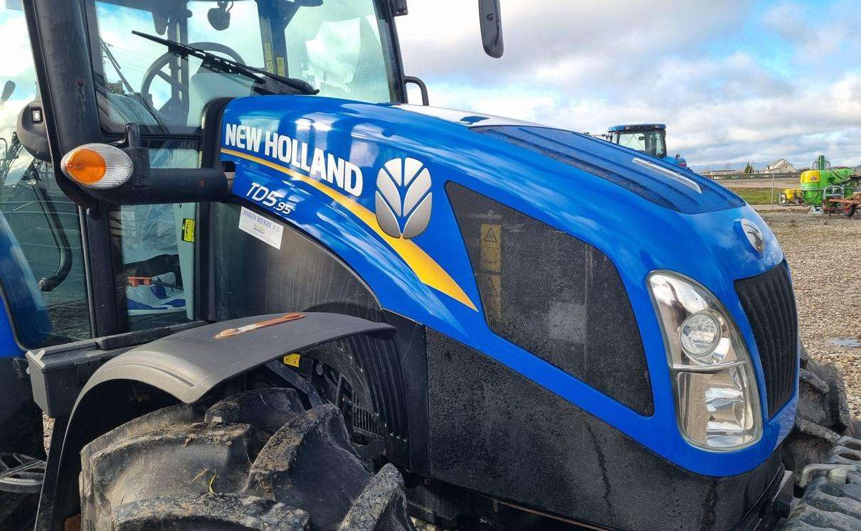 New Holland TD 5.95 - Трактор: фото 1 New Holland TD 5.95 - Трактор: фото 1