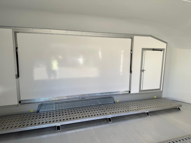 Cheval Liberte Debon Roadster 1000 Sandwich 3500 kg, 100 km/h, 495x200x202cm - Прицеп-фургон: фото 4 Cheval Liberte Debon Roadster 1000 Sandwich 3500 kg, 100 km/h, 495x200x202cm - Прицеп-фургон: фото 4