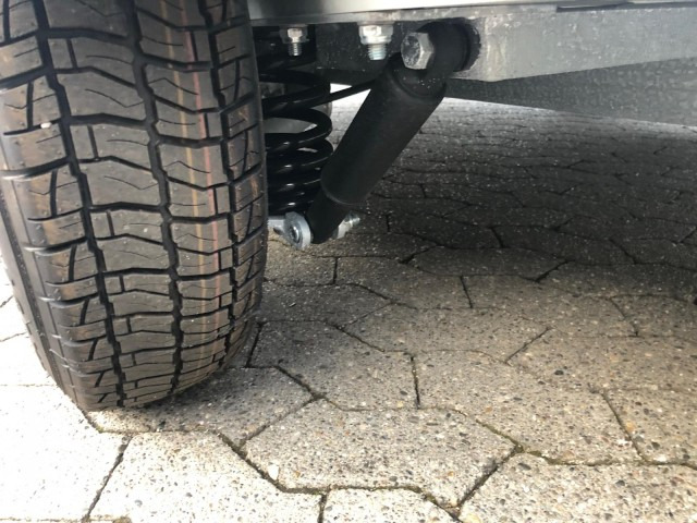 Cheval Liberte Debon Roadster 500 Alu + Türe 2000 kg, 100 km/h, 320x167x200cm - Прицеп-фургон: фото 3 Cheval Liberte Debon Roadster 500 Alu + Türe 2000 kg, 100 km/h, 320x167x200cm - Прицеп-фургон: фото 3