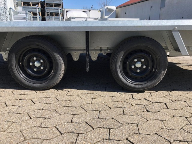 Hapert Indigo LF-2 3600 x 1740 x 200 mm, 3,5 to. Gitterrampe, 100 km/h, Parabelfederung - Прицеп для легкового автомобиля: фото 2 Hapert Indigo LF-2 3600 x 1740 x 200 mm, 3,5 to. Gitterrampe, 100 km/h, Parabelfederung - Прицеп для легкового автомобиля: фото 2