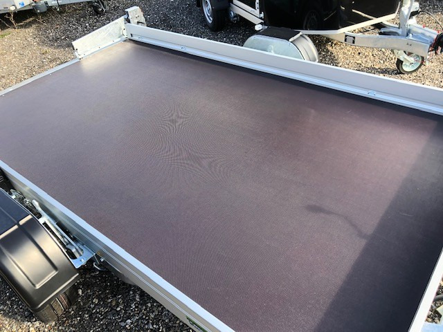 Humbaur Absenkanhänger HKT 183117 S, 3100 x 1765 x 150 mm, 1,8 to. - Прицеп для легкового автомобиля: фото 5 Humbaur Absenkanhänger HKT 183117 S, 3100 x 1765 x 150 mm, 1,8 to. - Прицеп для легкового автомобиля: фото 5