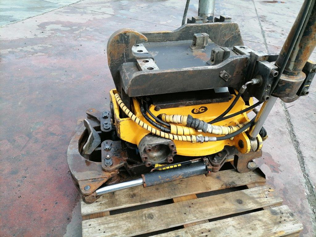 Engcon EC30 Volvo S2 - Тилтротатор: фото 4 Engcon EC30 Volvo S2 - Тилтротатор: фото 4