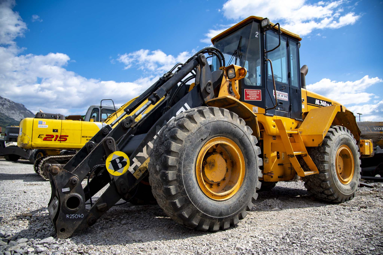 HYUNDAI HL740TM-7 for parts - Колёсный погрузчик: фото 1 HYUNDAI HL740TM-7 for parts - Колёсный погрузчик: фото 1