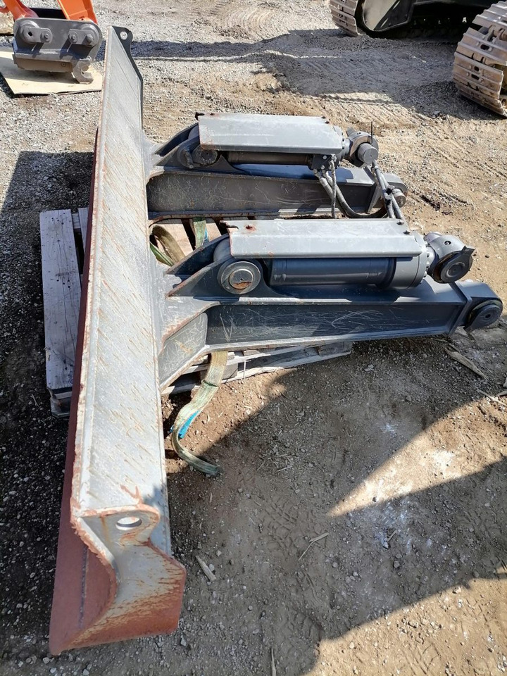 VOLVO EC/ECR excavator blades - Отвал: фото 2 VOLVO EC/ECR excavator blades - Отвал: фото 2