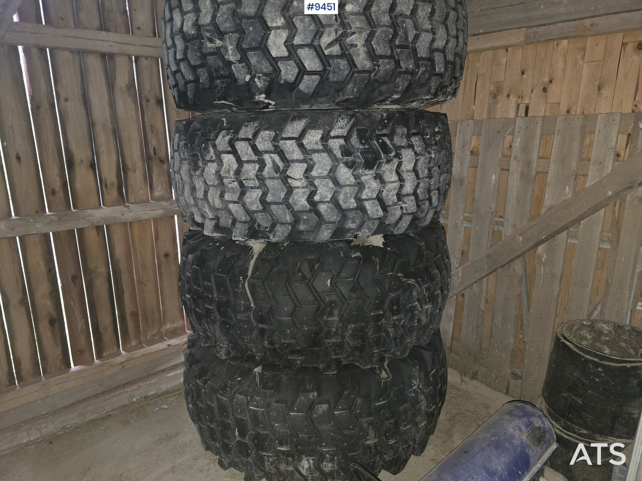NOKIAN TIRE AND RIM FOR HUDDIG - Строительное оборудование: фото 1 NOKIAN TIRE AND RIM FOR HUDDIG - Строительное оборудование: фото 1