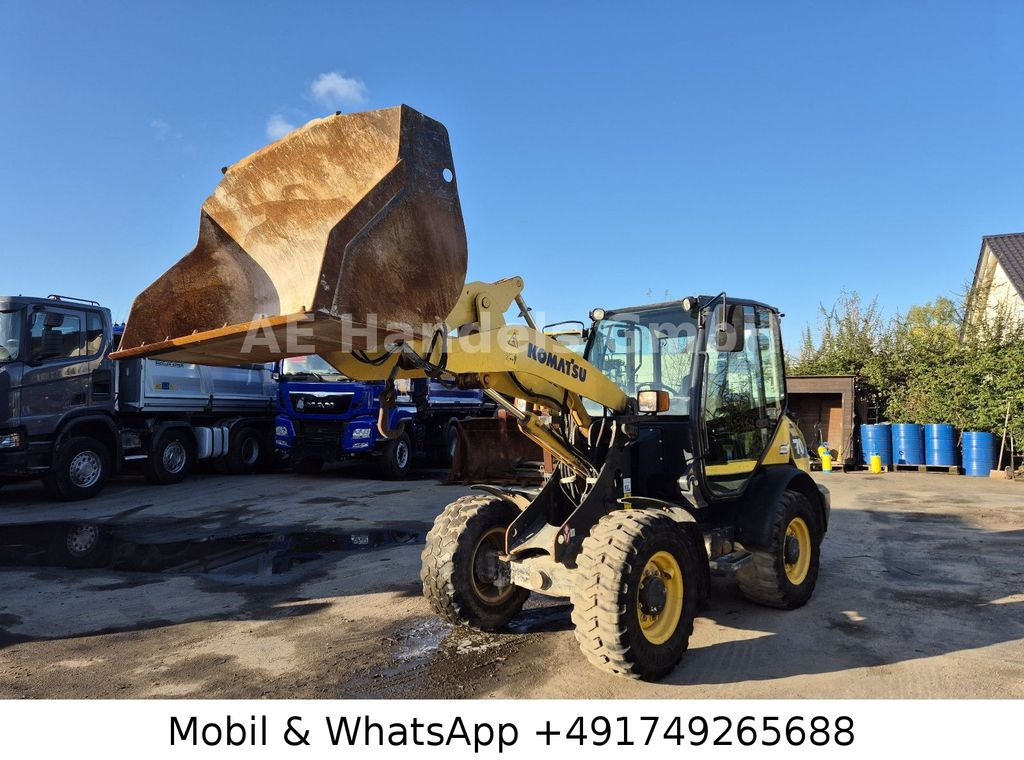 Komatsu WA70-7 *Schaufel-1,5m³/Gabel/Schnellwechsler Komatsu WA70-7 *Schaufel-1,5m³/Gabel/Schnellwechsler - Колёсный погрузчик: фото 1 Komatsu WA70-7 *Schaufel-1,5m³/Gabel/Schnellwechsler Komatsu WA70-7 *Schaufel-1,5m³/Gabel/Schnellwechsler - Колёсный погрузчик: фото 1