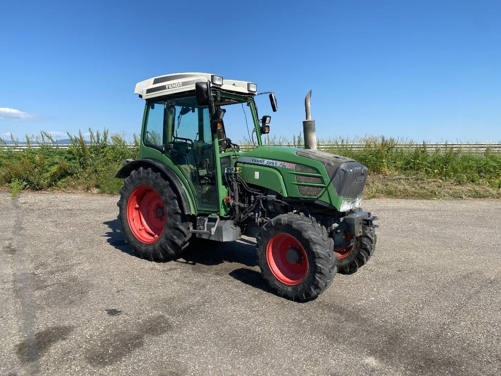 Fendt 209F Vario TMS 1er Main endommagé - Трактор: фото 3 Fendt 209F Vario TMS 1er Main endommagé - Трактор: фото 3